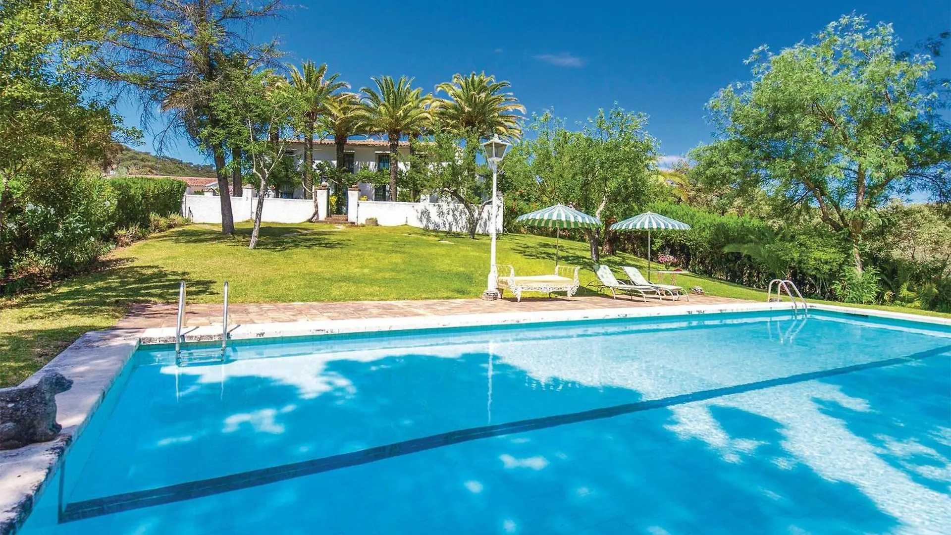 Cozy Home In Higuera De La Sierra With Wifi